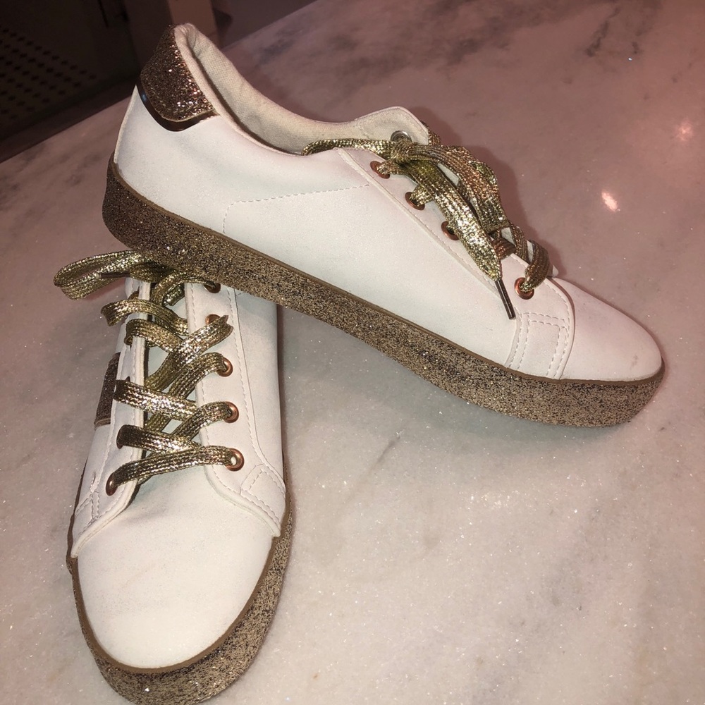 Cupid white/gold tennis shoes